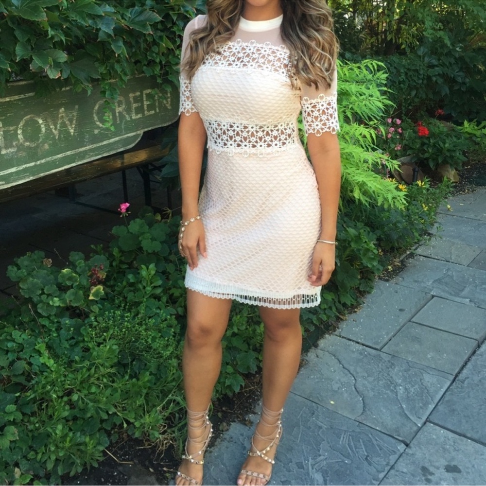 Topshop Cream Lace Crochet Mini Dress – Size 6 – Romantic Mesh